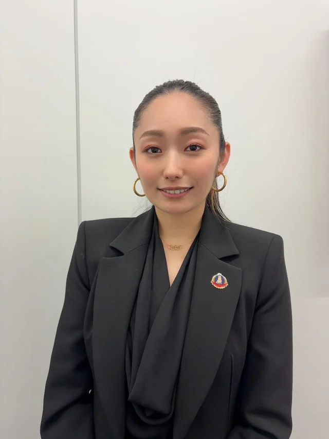 .
オリンピックのコメンテーターとして
テレビ出演されている
介助犬サポート大使の安藤美姫さんが
介助犬ピンバッジを付けて下さっています！！

みなさんも
ミラノ・コルティナオリンピック
ご覧になられたでしょうか？
白熱した競技ばかりでしたね！

当会の介助犬ユーザーさんの中には
パラスポーツをされている方もおりますが、
3月からは同じくミラノでパラリンピック、
そして9月には名古屋でアジア大会が開催されます✨
一緒に盛り上がっていきましょう！

◎介助犬ピンバッジは公式グッズショップより
　お求めください
　※投稿写真をタップして購入ページへお進み頂けます

#パラリンピック#パラスポーツ
#オリンピック#ミラノ#アジア大会
#介助犬サポート大使#安藤美姫　さん
#mikiando
@miki_m_ando0403